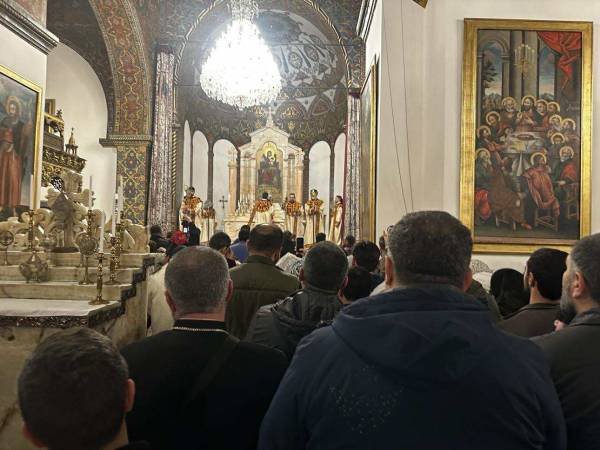 Մայր Աթոռ Սուրբ Էջմիածնում քաղբանտարկյալների համար պատարագ է մատուցվում