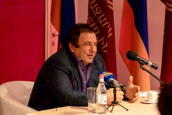 Հայ կինը՝ խոնարհման, պայքարի և արժանապատվության խորհրդանիշ